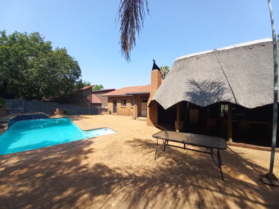 4 Bedroom Property for Sale in Safari Gardens North West